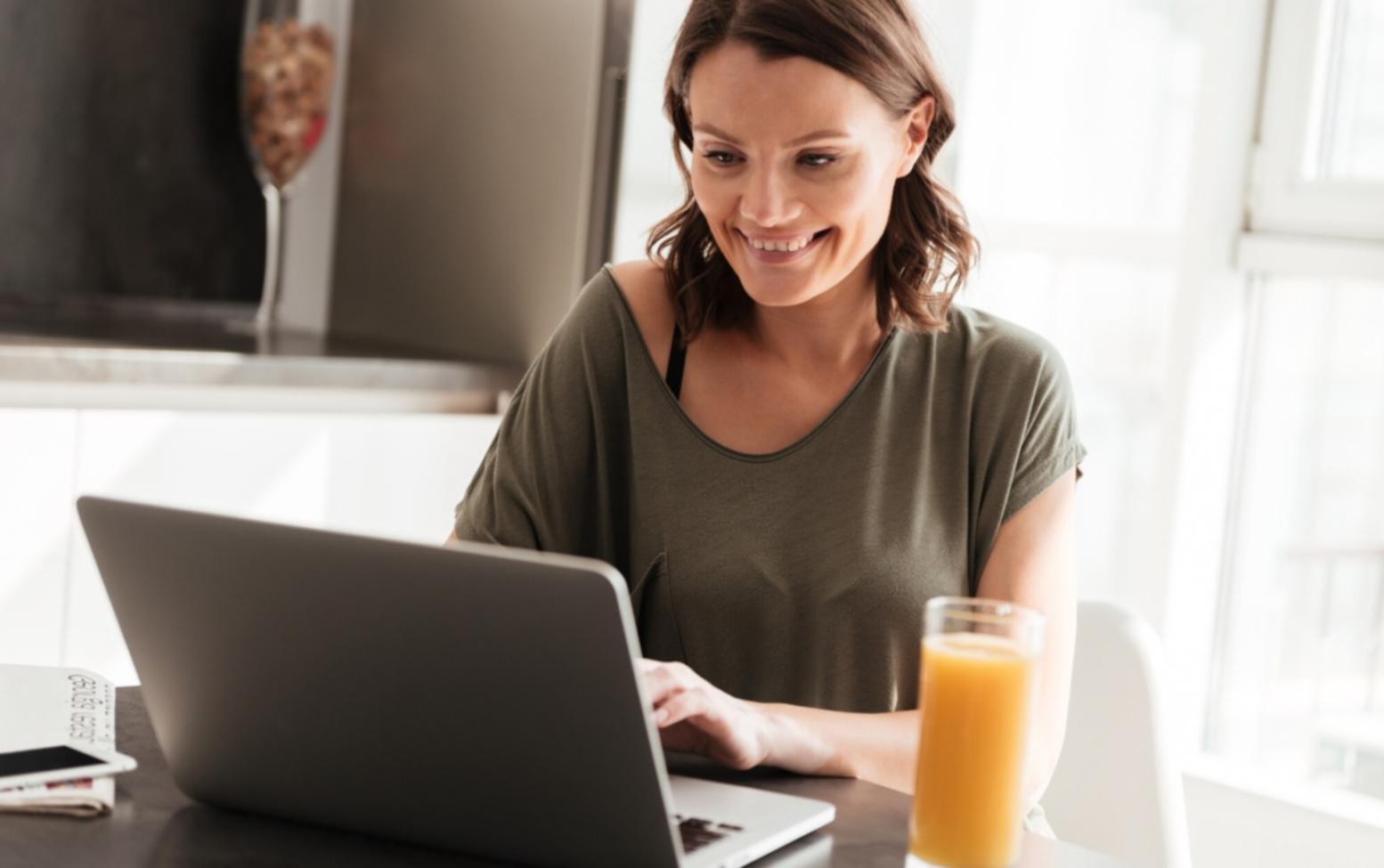 remolarivqen workshop session with Australian entrepreneurs discussing cash flow management strategies